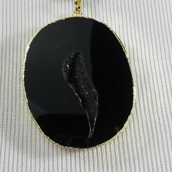 Statement black agate geode necklace - Picture 3 of 8